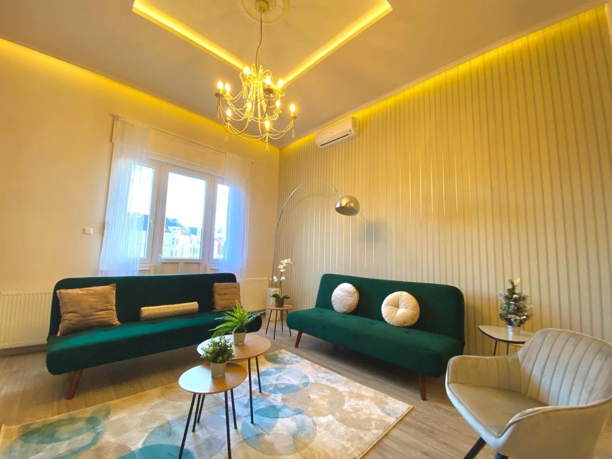 Luxury Buda Lägenhet Budapest Exteriör bild