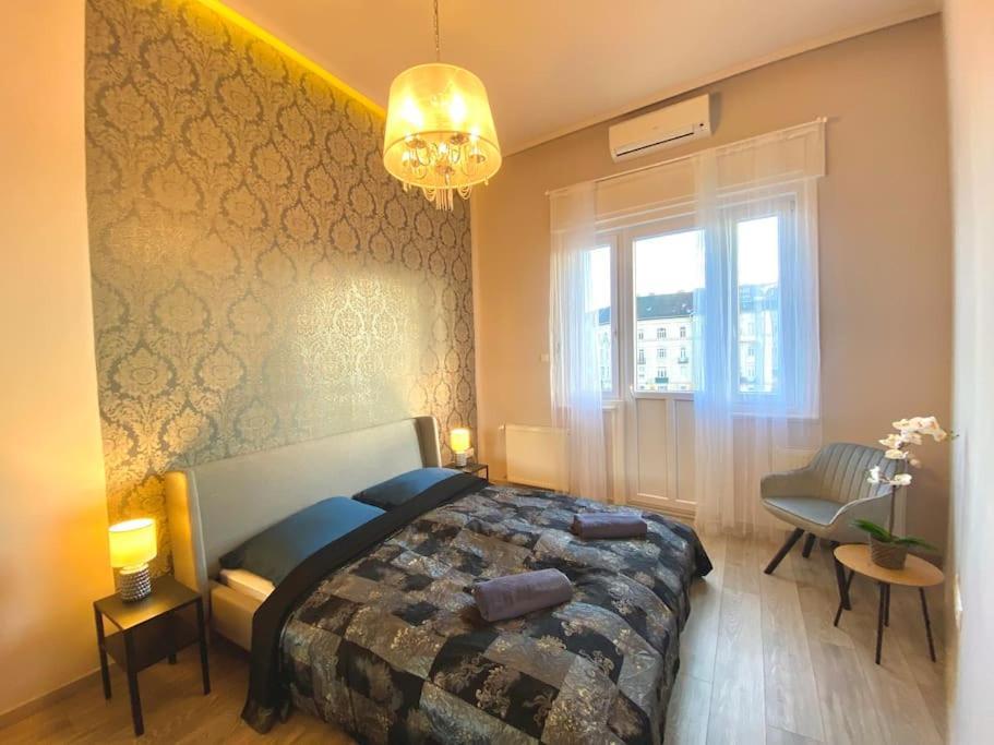 Luxury Buda Lägenhet Budapest Exteriör bild
